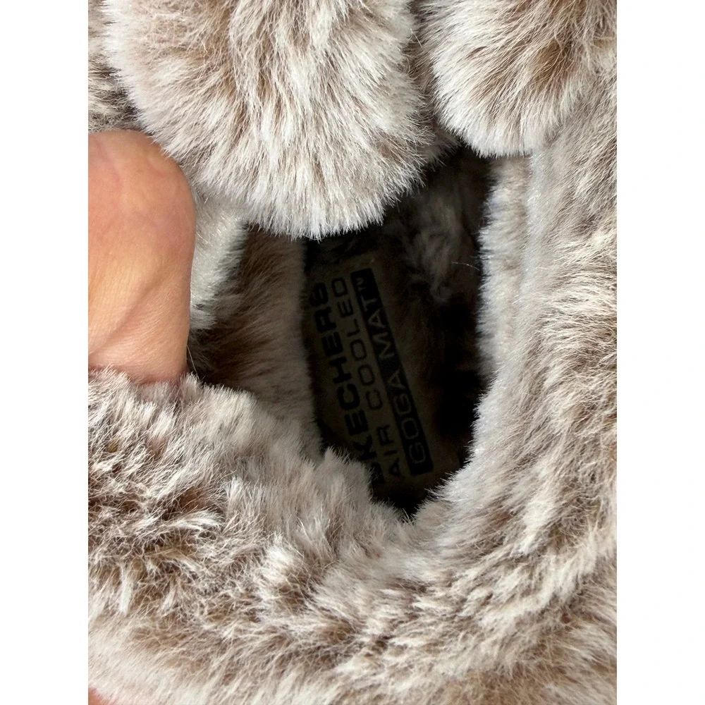 Skechers Go Walk Joy Brown Faux Fur Trim Front Zip Winter Ankle Boots Women sz 7